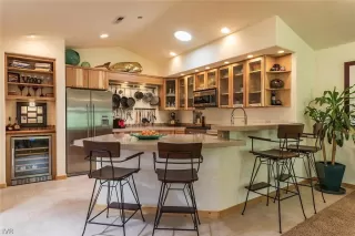 Photo #3: 1001011 Listing