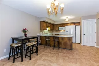 Photo #5: 1001081 Listing
