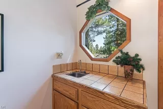 Photo #3: 1001102 Listing