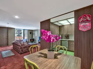 Photo #5: 1001115 Listing