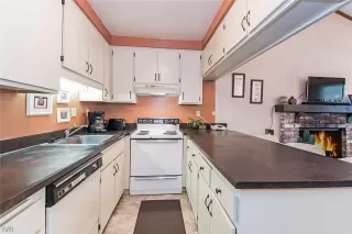 Photo #6: 1001116 Listing