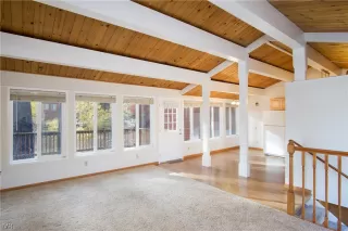 Photo #4: 1001168 Listing