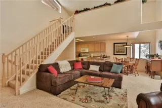 Photo #4: 1001240 Listing