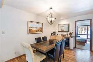 Photo #6: 1001281 Listing