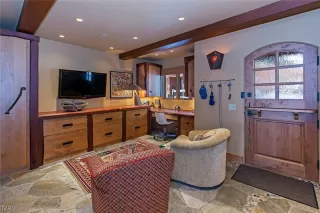 Photo #2: 1001293 Listing 