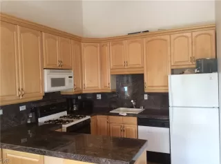 Photo #2: 1001313 Listing