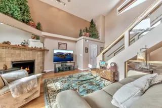 Photo #5: 1001348 Listing