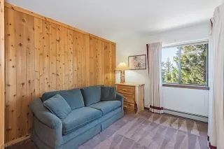 Photo #4: 1002417 Listing