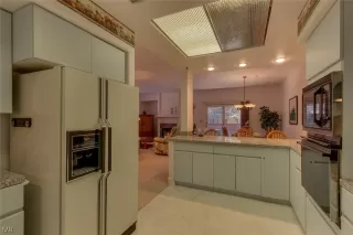 Photo #5: 1002421 Listing 