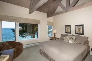 Photo #6: 1002468 Listing