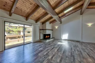 Photo #3: 1002472 Listing