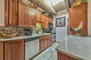 Photo #5: 1002478 Listing 