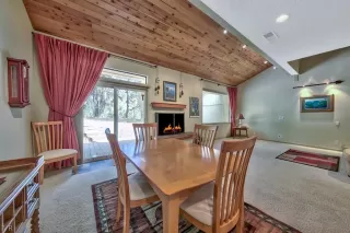 Photo #4: 1002496 Listing