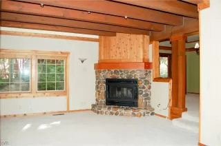 Photo #4: 1002502 Listing