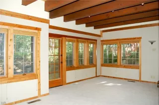 Photo #5: 1002502 Listing