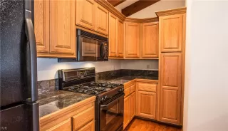 Photo #4: 1002505 Listing