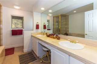 Photo #3: 1002520 Listing