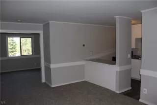 Photo #4: 1002524 Listing