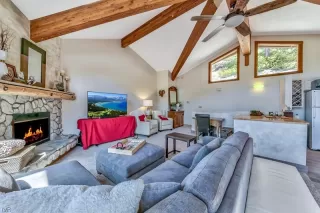 Photo #4: 1002531 Listing