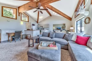 Photo #5: 1002531 Listing