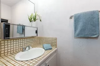 Photo #6: 1002548 Listing