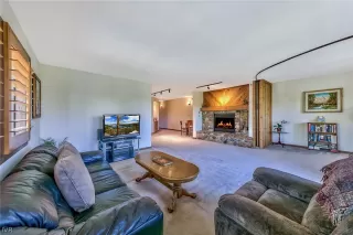 Photo #3: 1002584 Listing