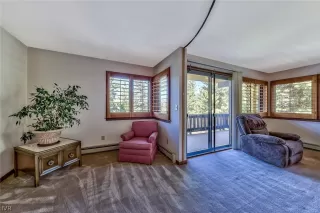 Photo #4: 1002584 Listing