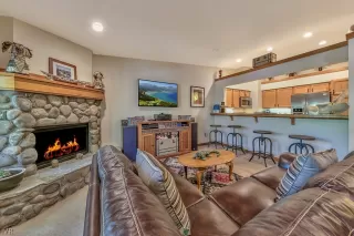 Photo #3: 1002587 Listing