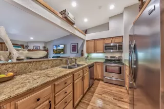 Photo #6: 1002587 Listing