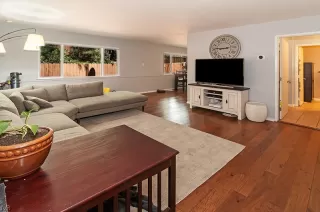 More Details about MLS # 1002643 : 360 ALDER COURT 3