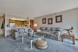 Photo #6: 1002672 Listing 