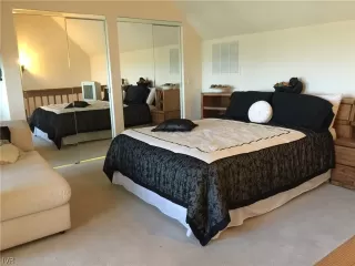 Photo #6: 1002679 Listing