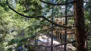 Photo #4: 1002734 Listing