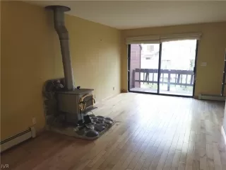 Photo #3: 1002772 Listing