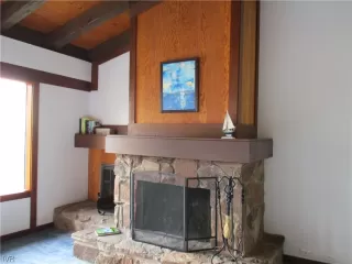 Photo #3: 1002785 Listing