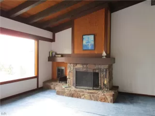 Photo #4: 1002785 Listing