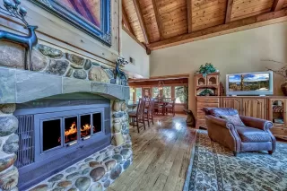 Photo #4: 1002796 Listing