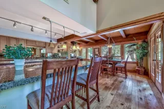 Photo #5: 1002796 Listing