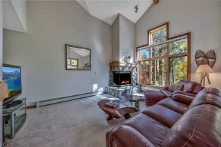 Photo #2: 1002868 Listing