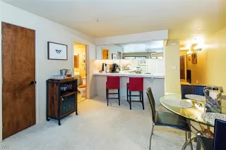 Photo #4: 1002900 Listing