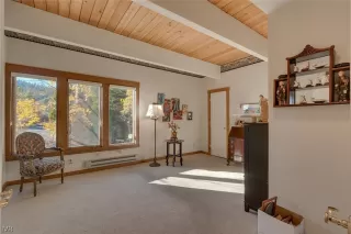 Photo #6: 1002912 Listing