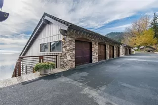 Photo #3: 1002953 Listing