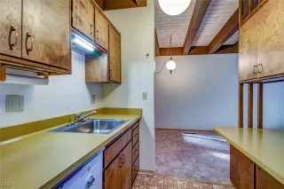 Photo #5: 1003963 Listing