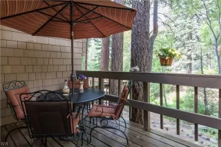 Photo #6: 1004012 Listing