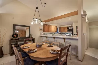 Photo #3: 1004026 Listing