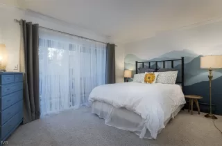 Photo #5: 1004026 Listing