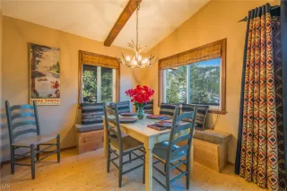 Photo #5: 1004051 Listing