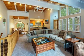 Photo #3: 1004055 Listing