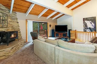 Photo #5: 1004055 Listing