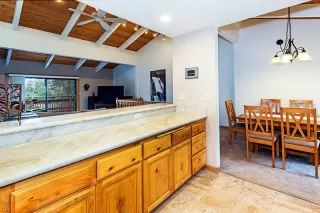 Photo #6: 1004055 Listing